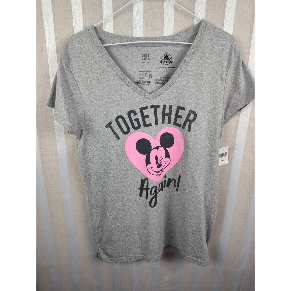 Disney Mickey Mouse Blinking Eye Gray Pink Heart Women's Sz Small T-shirt Print